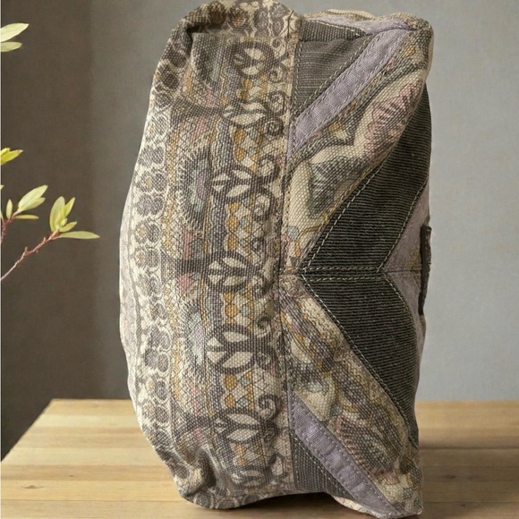 Sakroots Large Hobo Style Crossbody Bag - Picture 9 of 14